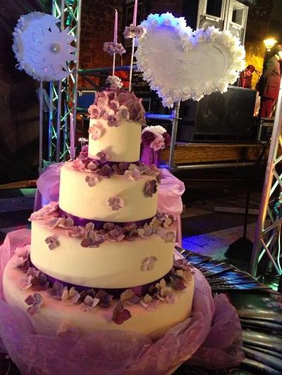 Lilla's wedding - Cake by Lillascakes