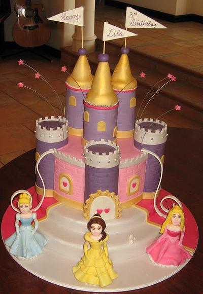 Three Princesess with Castle - Cake by Nadia Zucchelli
