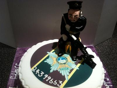 army badge and figure - Cake by mick