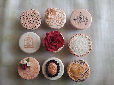 Cupcakes - Cake by PatisseriePassion