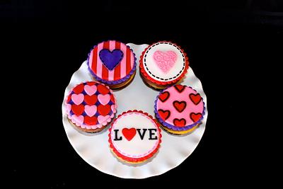 Heart Cupcakes  - Cake by Cuteology Cakes 