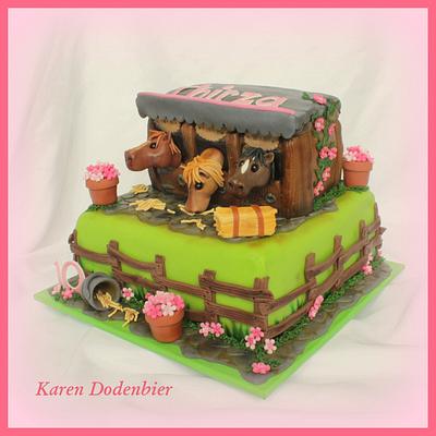 Horse Stable - Cake by Karen Dodenbier
