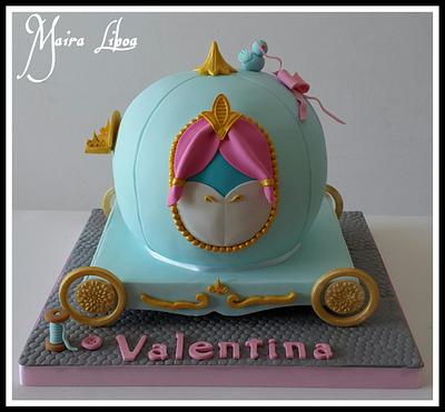 Cinderella Carriage cake - Cake by Maira Liboa