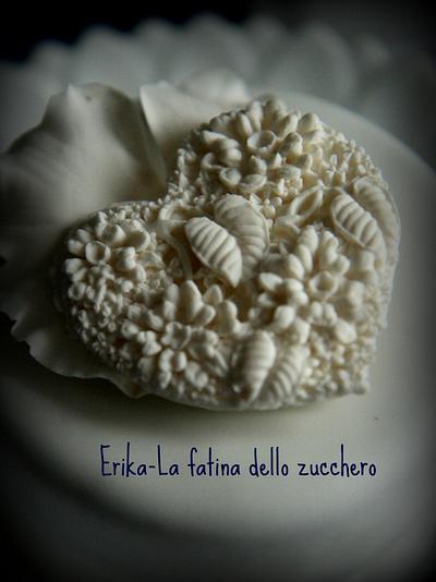 White San Valentino - Cake by Erika Festa