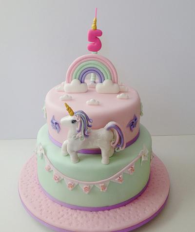 Pastel Unicorn - Cake by funni