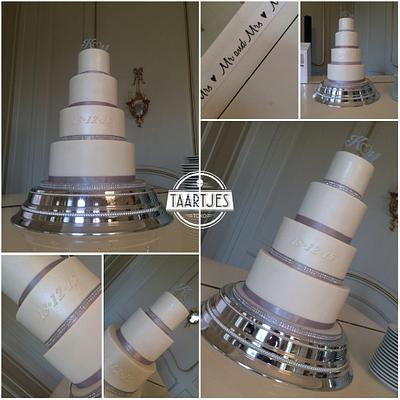 4 tier wedding cake  - Cake by Taartjes Toko 