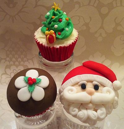 Crimbo cupcakes - Cake by Carrie