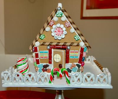 Gingerbread House - Cake by Leyda Vakarelov