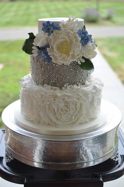 Ruffled and beaded wedding cake - Cake by Elisabeth Palatiello