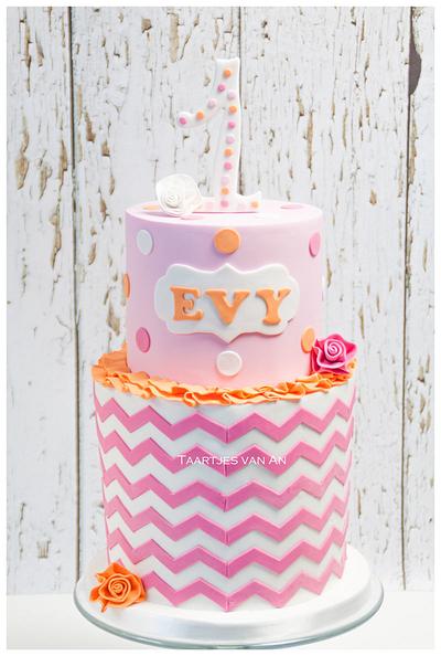 Evy's 1st birthdaycake  - Cake by Taartjes van An (Anneke)