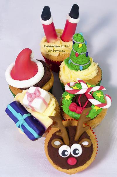 Christmas Cupcakes - Cake by Vanessa