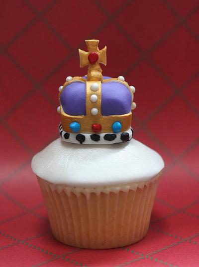 Queens Jubilee Crown Cupcake - Cake by ClaresCupcakesLondon