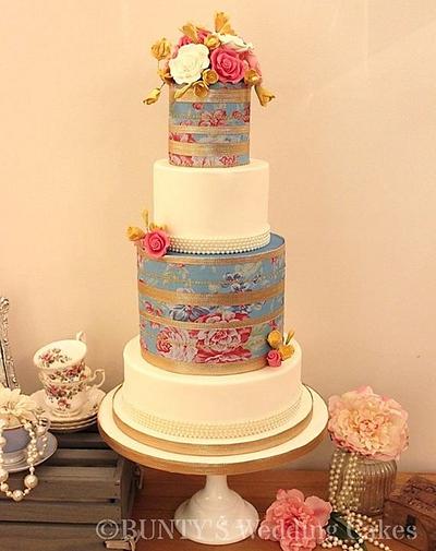 Opulent Gold - Cake by Bunty's Wedding Cakes