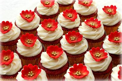 Red and Gold Cupcakes - Cake by Cupcations