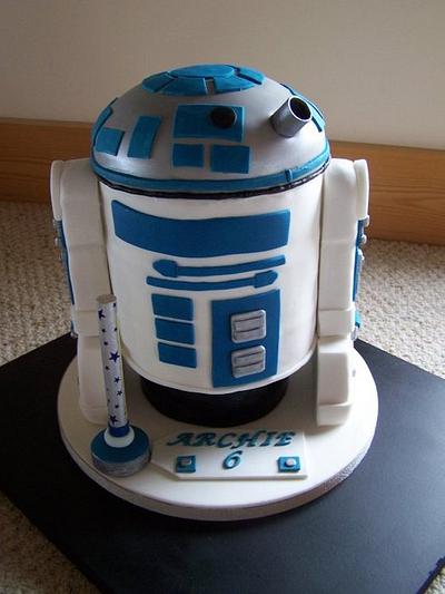 R2 D2 - Cake by Bev Miller