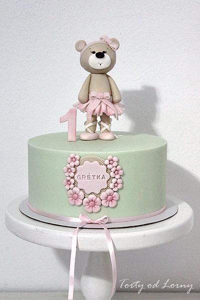 Teddy Bear for a little girl - Cake by Lorna