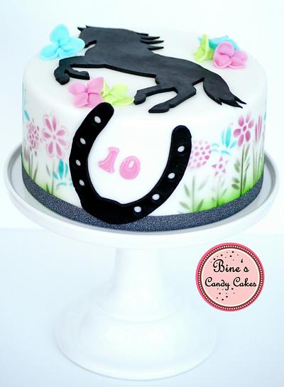 Horse & Flowers - Cake by Bine's Candy Cakes