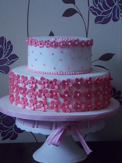 Pink shimmer Blossoms & Pearls - Cake by CupNcakesbyivy