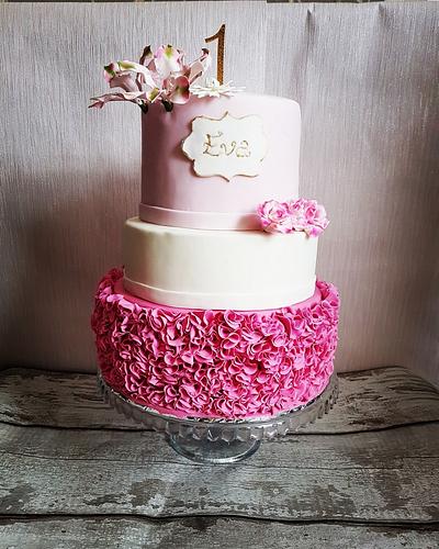 Pink Ruffles Cake - Cake by deephousecakes