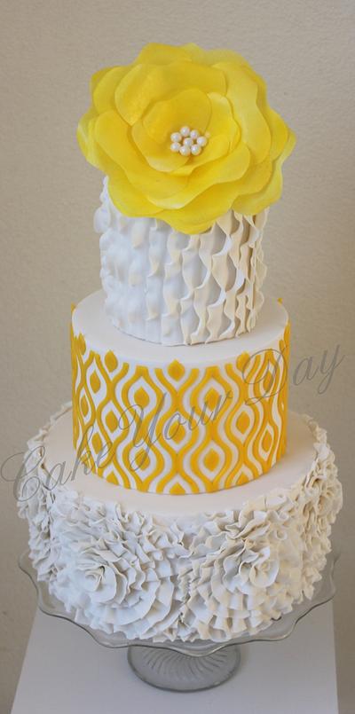 White & Yellow anniversary cake. - Cake by Cake Your Day (Susana van Welbergen)