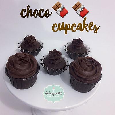 Cupcakes de Chocolate - Cake by Dulcepastel.com