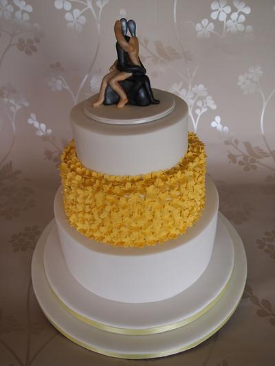 Wedding cake with yellow flowers and couple sculpture - Cake by Alpa Boll - Simply Alpa