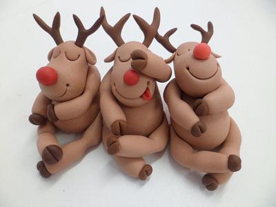 Reindeer Toppers - Cake by Carol May