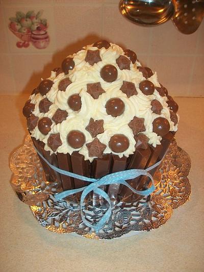 Giant Cupcake - Cake by jens cakes
