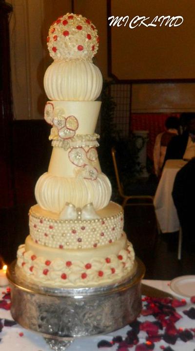 A GLAMOROUS WEDDING CAKE - Cake by Linda
