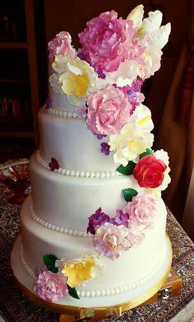 Floral wedding cake  - Cake by Francezca (KrazyKakes)