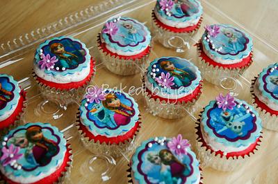 Frozen Cupcakes - Cake by Jen