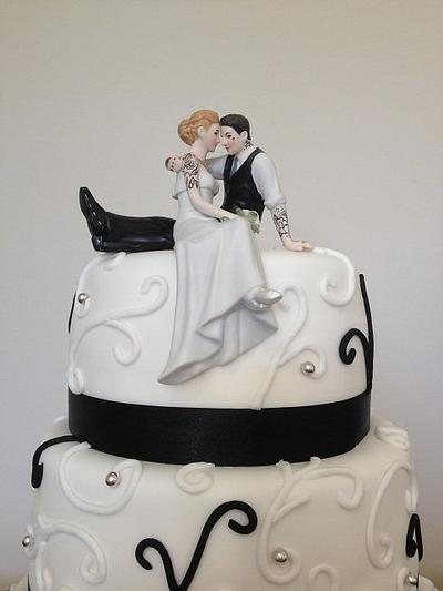 Black and white wedding cake - Cake by CakesbyCorrina