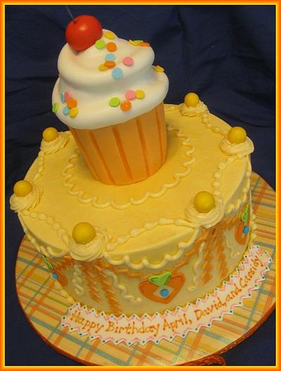 Cupcake Cake - Cake by LisaMS