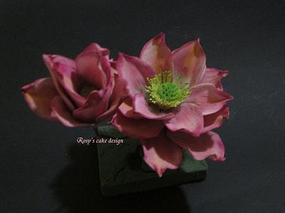 Pink Sacred Lotus in gum pate - Cake by rosycakedesigner