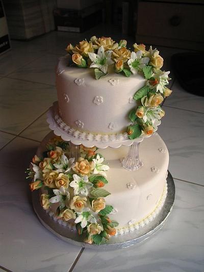 Yellow Roses - Cake by Rosanna Bayer