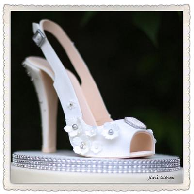 Bridal shoe - Cake by Jani Cakes