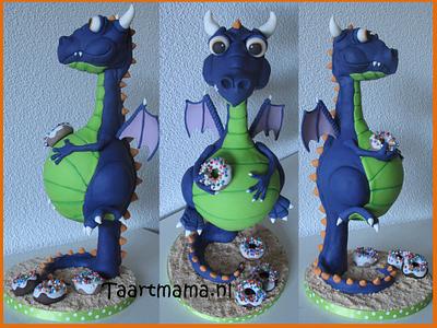Smuldraakje; hoovering dragon - Cake by Taartmama