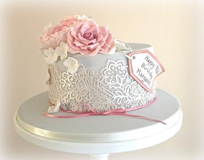 Flowers and Lace - Cake by Cakes by Sian