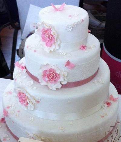 Pretty in pink wedding cake - Cake by dazzleliciouscakes