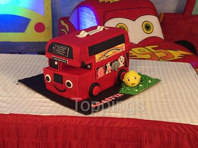 Wheels on the bus cake - Cake by toppings