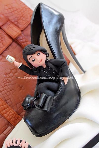 shoe and hand bag cake - Cake by Zoe's Fancy Cakes