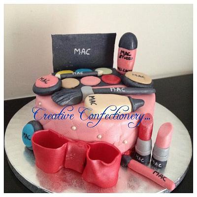 Make up kit set  - Cake by Creative Confectionery(Trupti P)