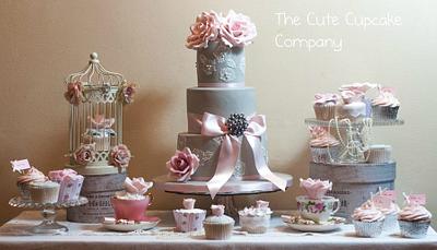 Dove grey and pink cake table - Cake by Paula