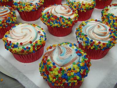 Fun Buttercream cupcakes - Cake by Nancys Fancys Cakes & Catering (Nancy Goolsby)