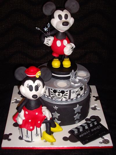 Mickey an Minnie Vintage Cake - Cake by Cristina Arévalo- The Art Cake Experience