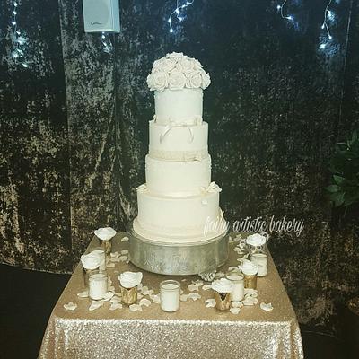 Elegant wedding cake - Cake by Helen at fairy artistic 