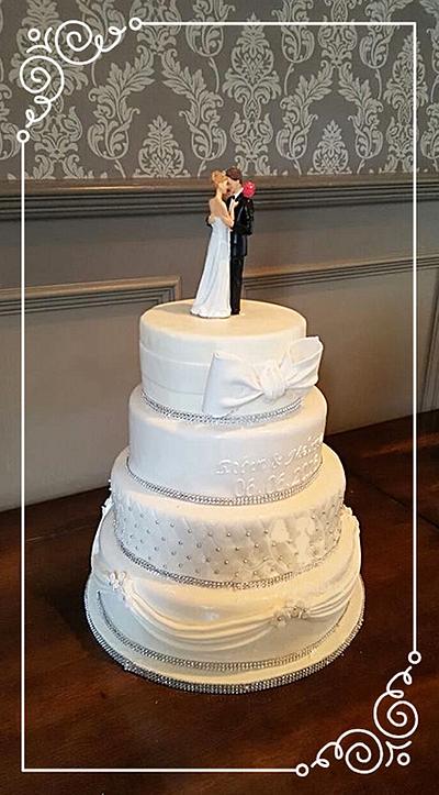 1st wedding cake - Cake by Cakes by Saskia