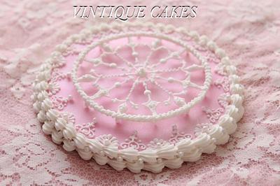Pretty in Pink Halo - Cake by Vintique Cakes (Anita) 