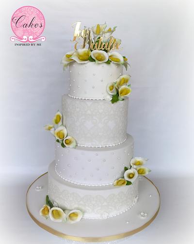 Calla lilies, lace and pearls. - Cake by Cakes Inspired by me