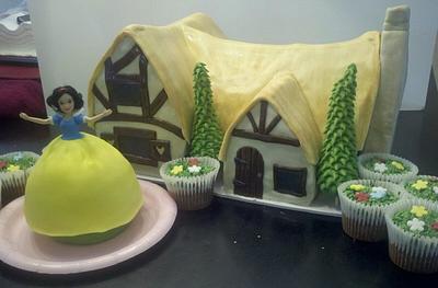 Snow White and her Cottage - Cake by Terri Coleman
